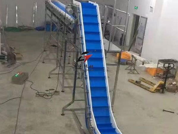 皮帶式提升機跑偏怎么解決？