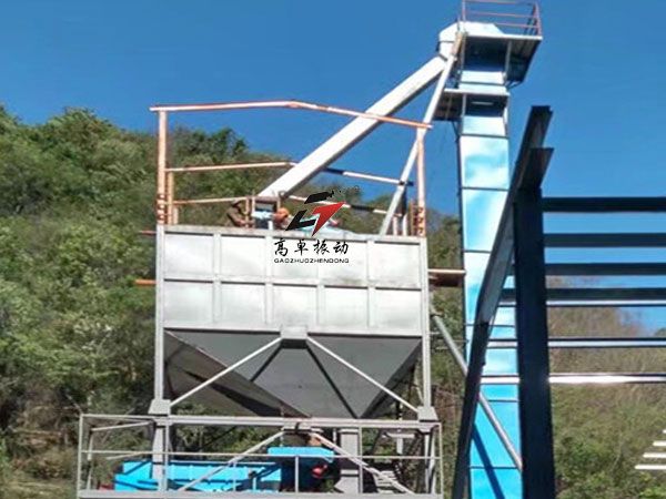 物料提升機在工地使用的關(guān)鍵注意事項